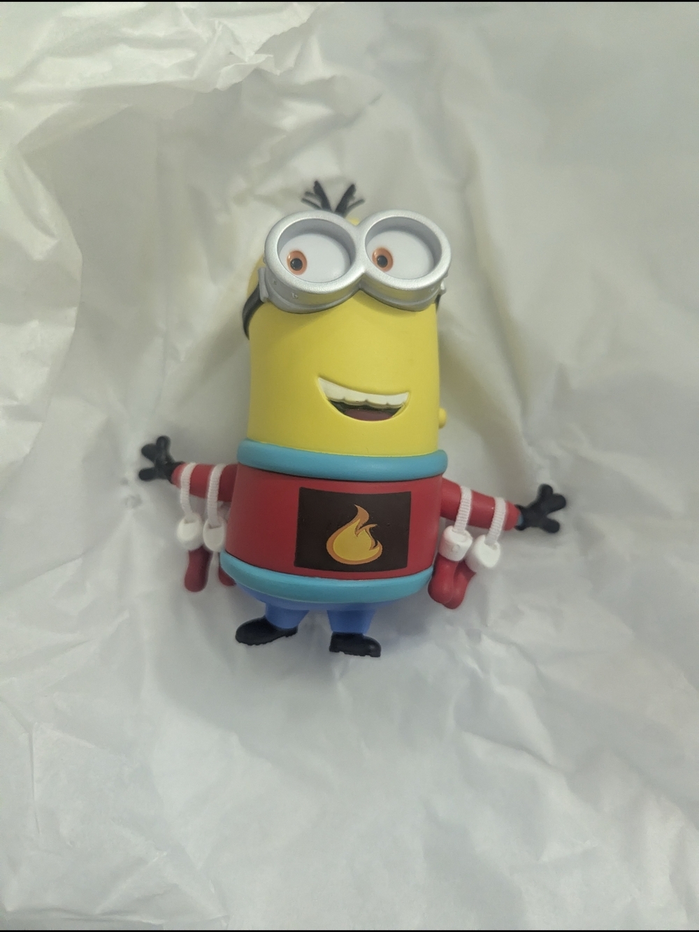 Hallmark Keepsake Minions "Kevin Decks the Halls" Ornament - Yellow - Picture 2 of 4